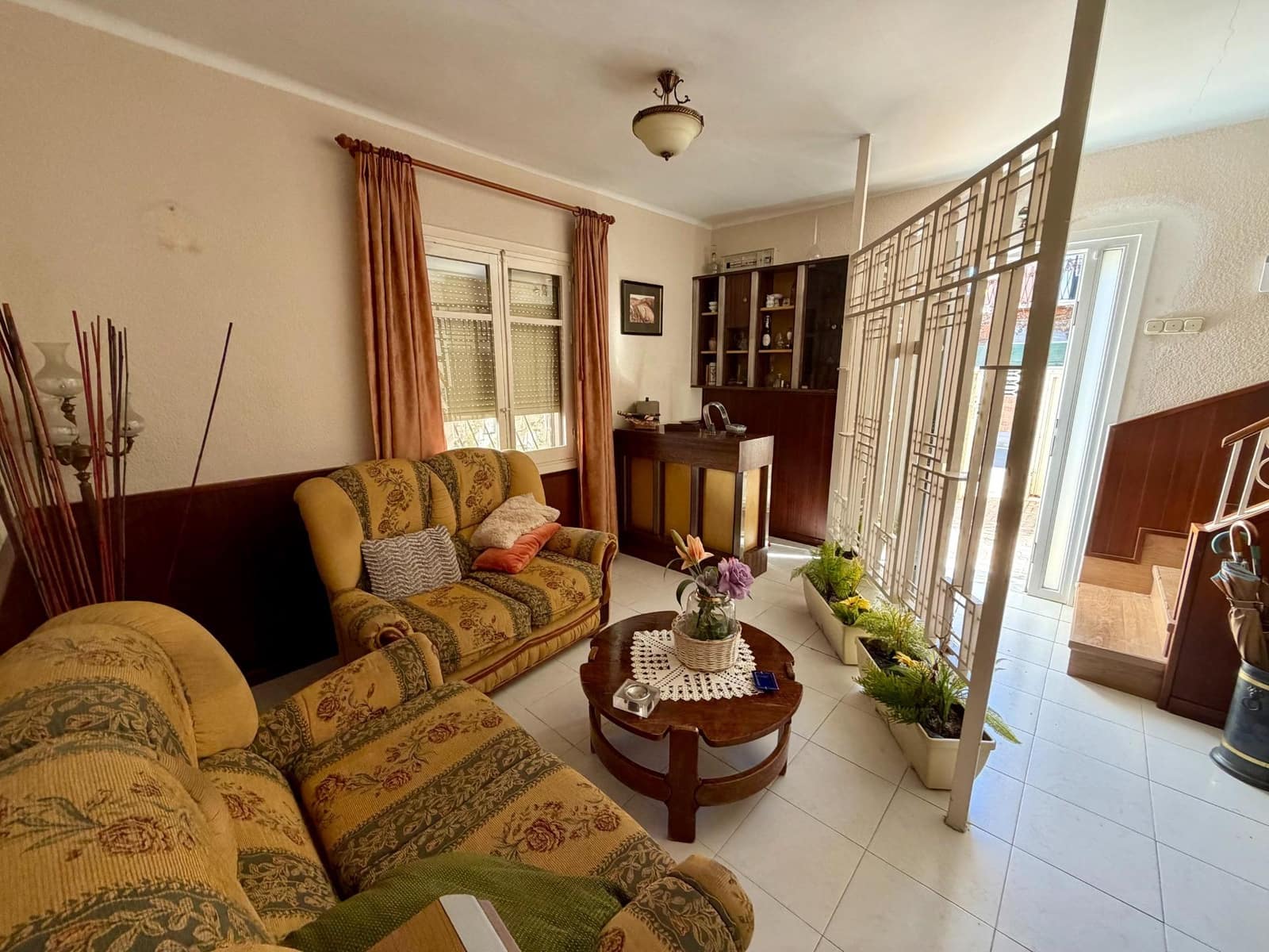 6 soveværelse Byhus til salg i Almeria by med garage - € 419.900 (Ref: 9403530)