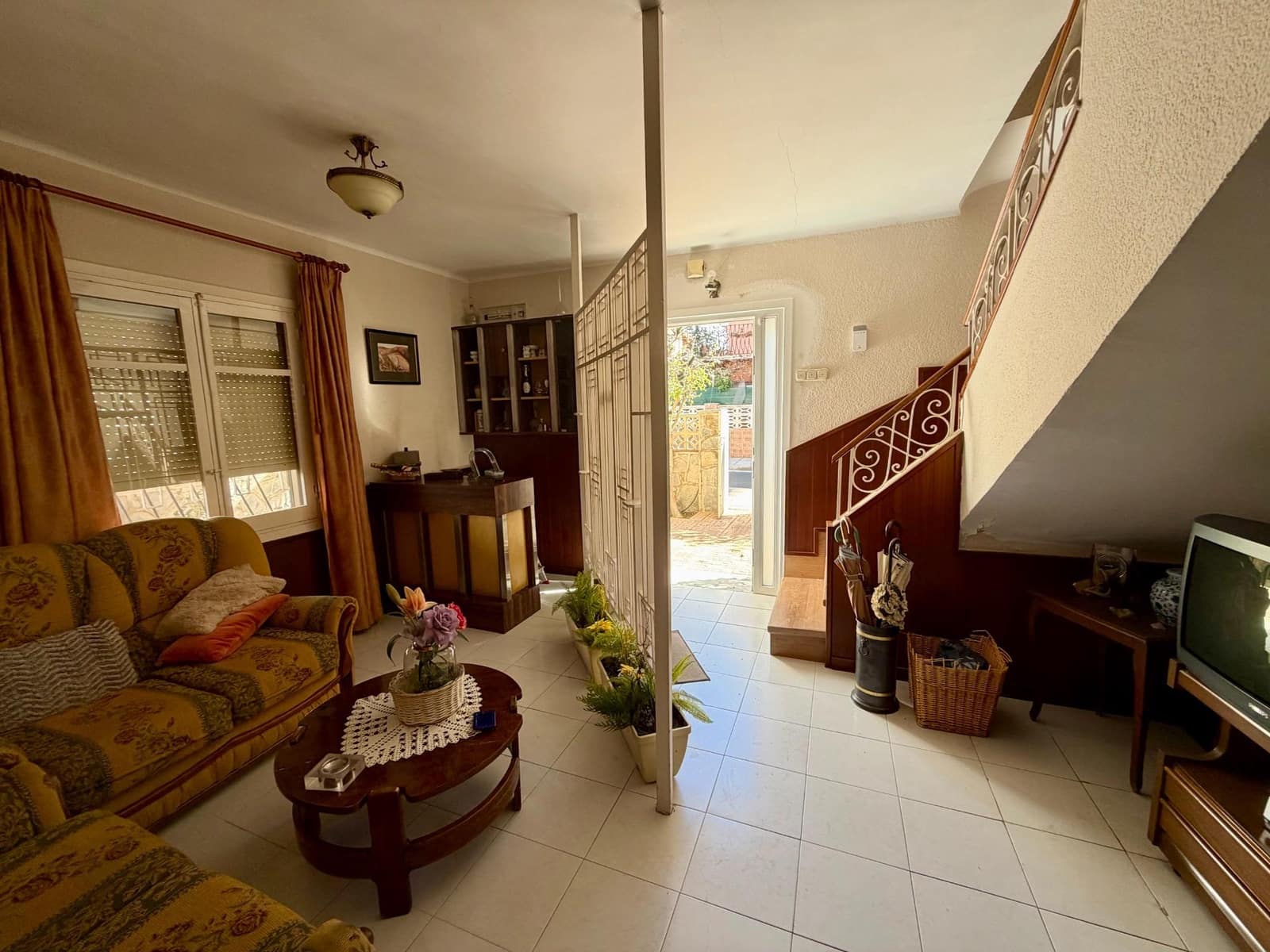 6 soveværelse Byhus til salg i Almeria by med garage - € 419.900 (Ref: 9403530)