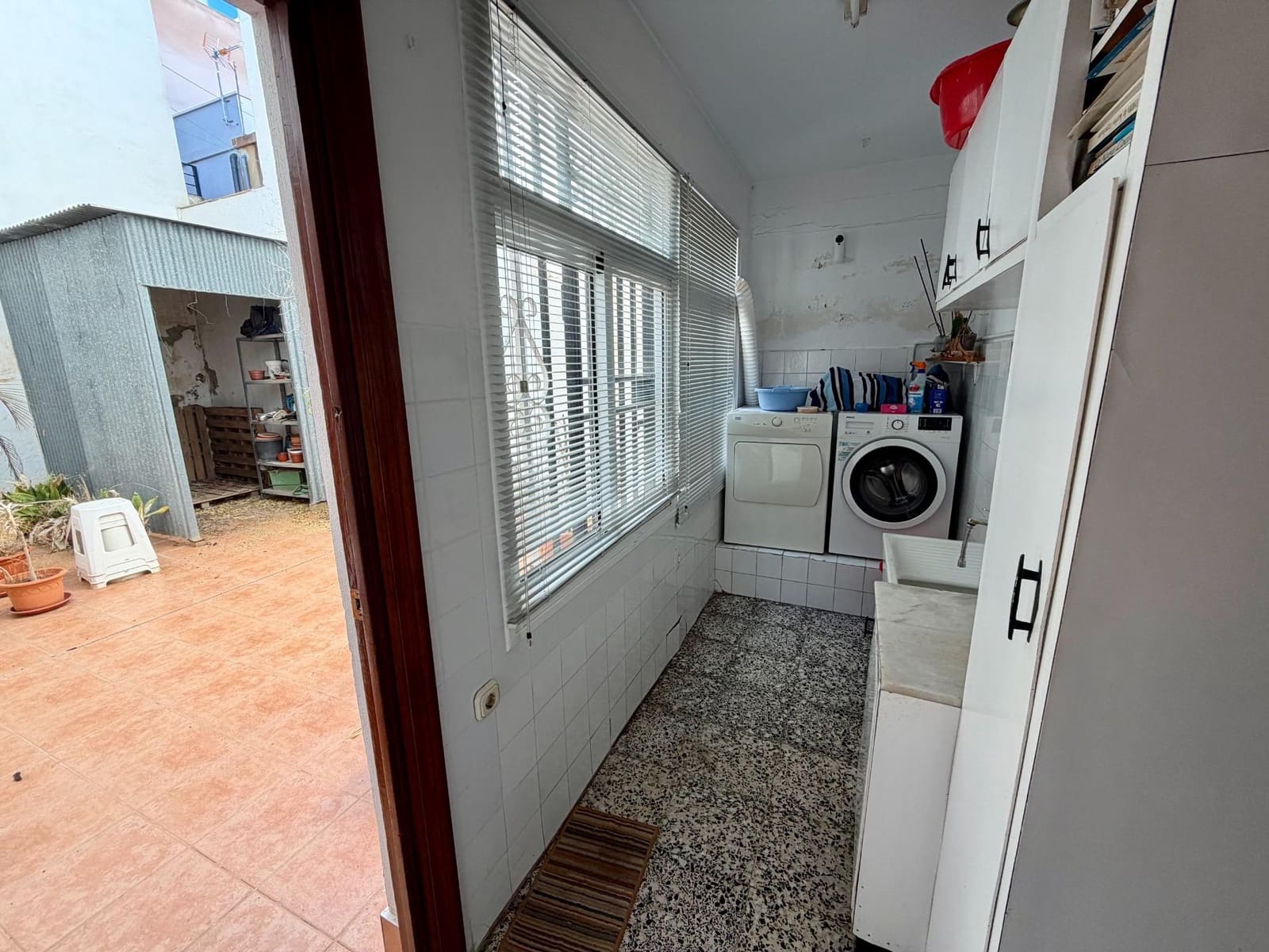 6 soveværelse Byhus til salg i Almeria by med garage - € 419.900 (Ref: 9403530)