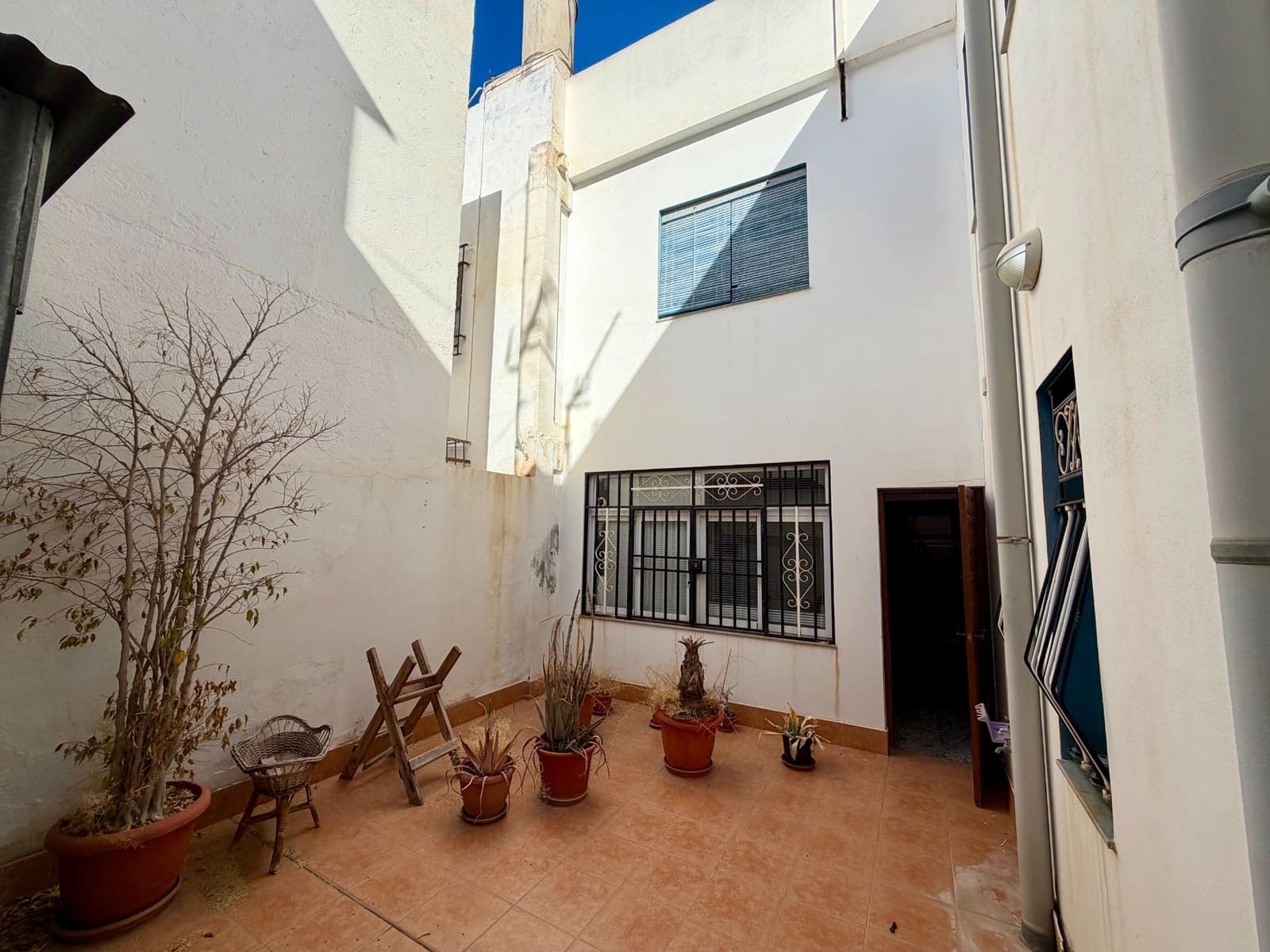 6 soveværelse Byhus til salg i Almeria by med garage - € 419.900 (Ref: 9403530)