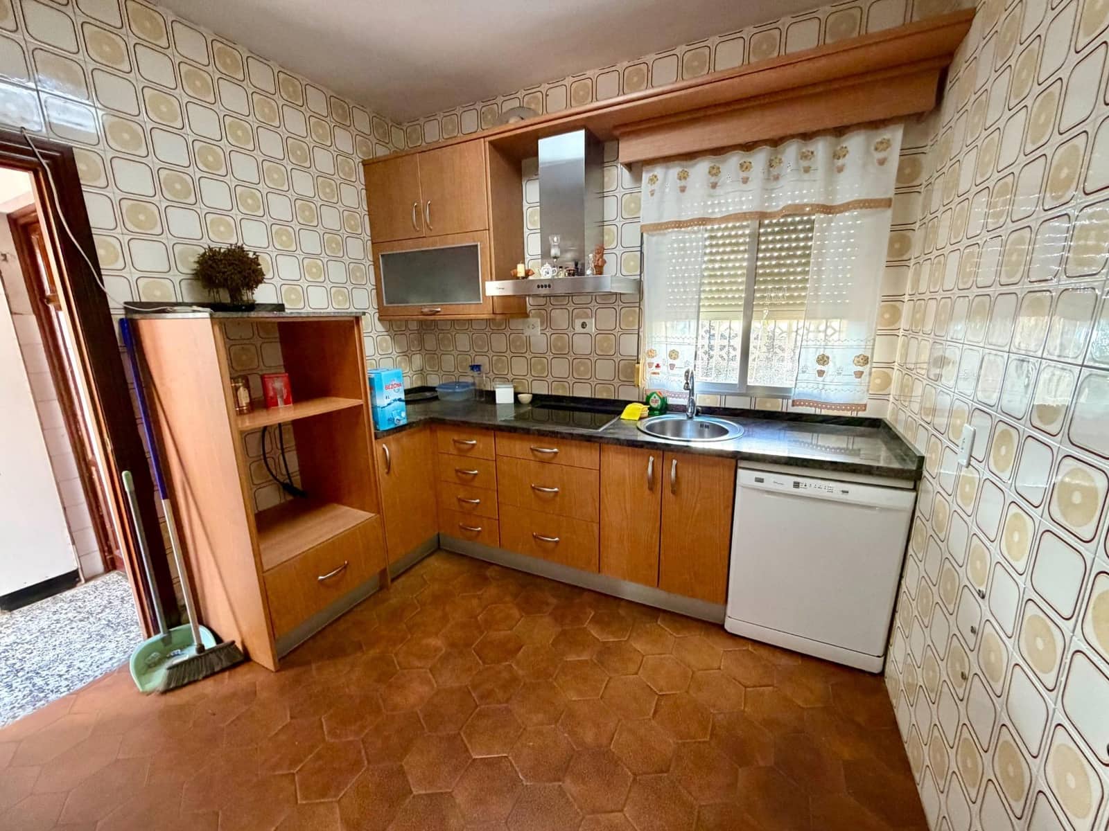 6 soveværelse Byhus til salg i Almeria by med garage - € 419.900 (Ref: 9403530)