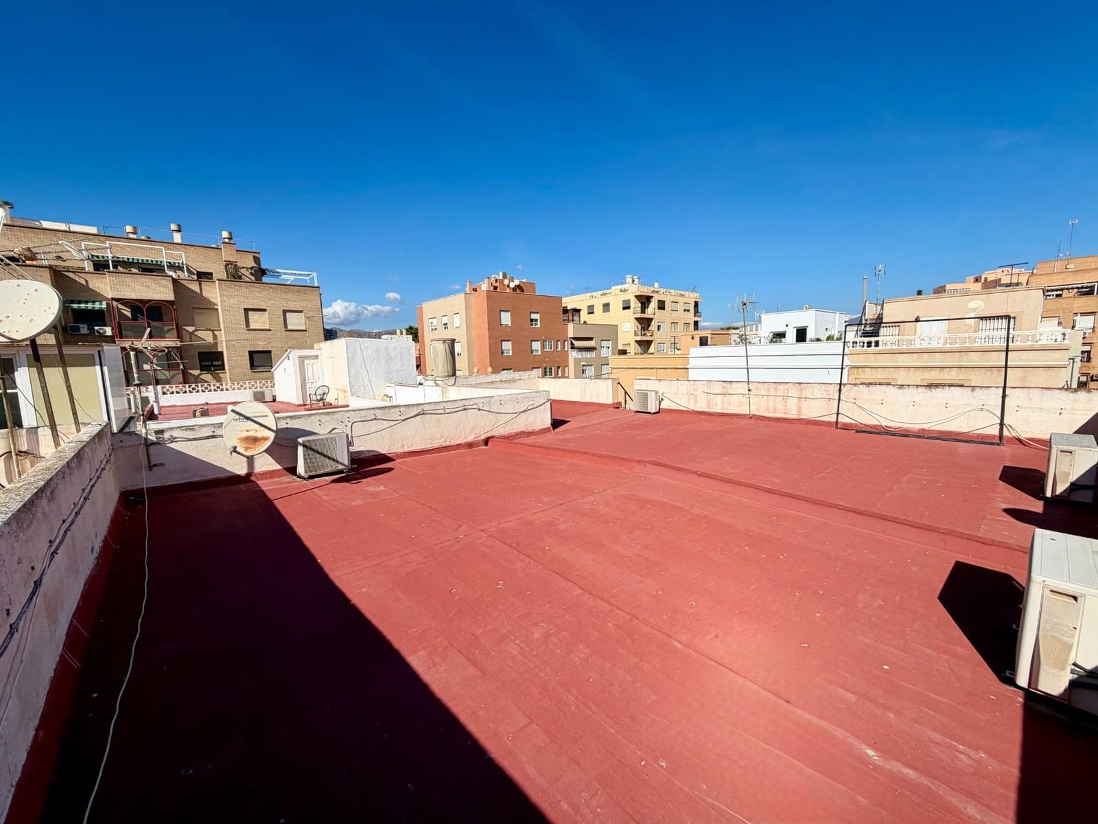 6 soveværelse Byhus til salg i Almeria by med garage - € 419.900 (Ref: 9403530)