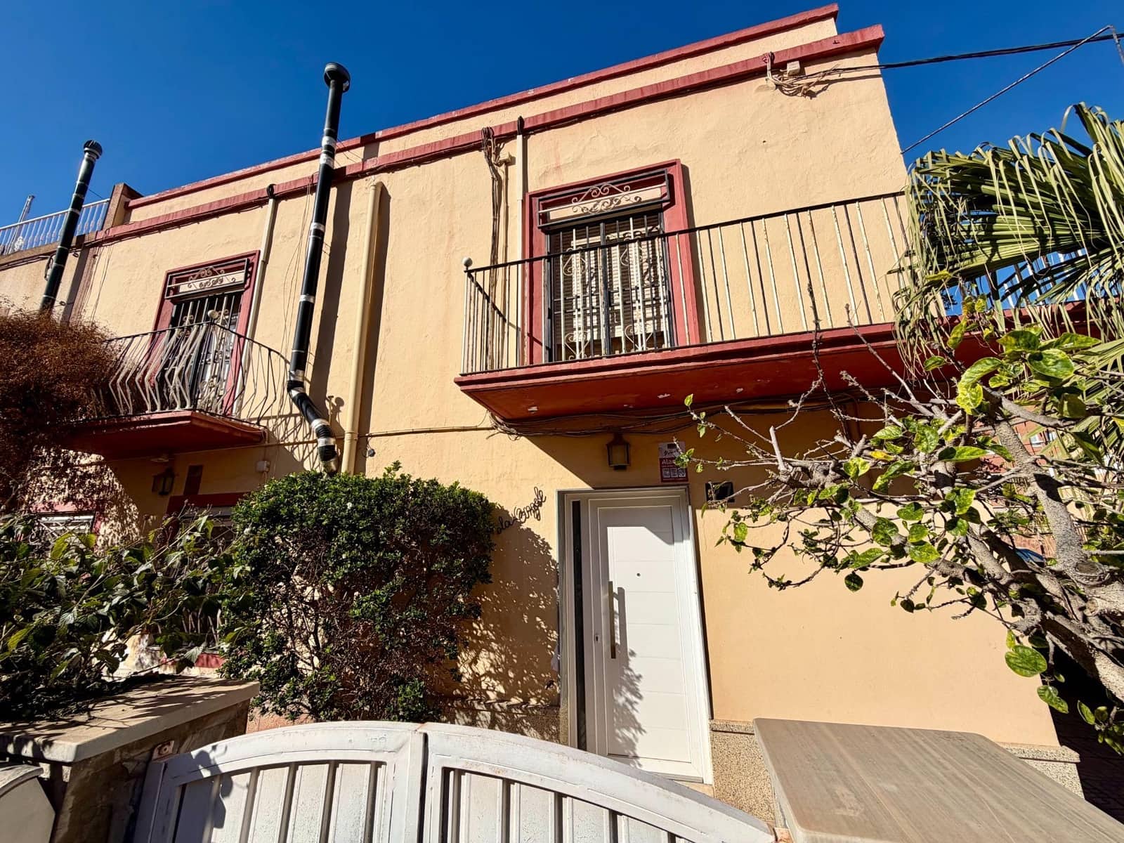 6 soveværelse Byhus til salg i Almeria by med garage - € 419.900 (Ref: 9403530)