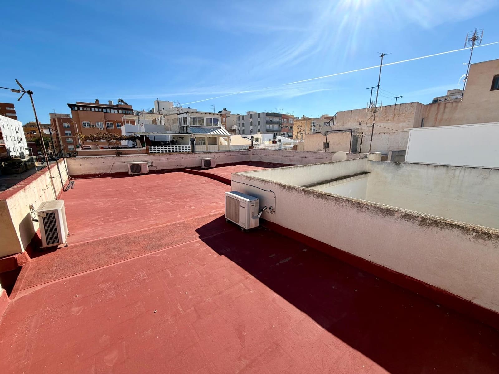 6 soveværelse Byhus til salg i Almeria by med garage - € 419.900 (Ref: 9403530)