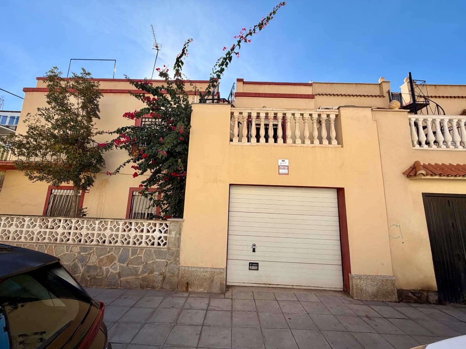 6 soveværelse Byhus til salg i Almeria by med garage - € 419.900 (Ref: 9403530)