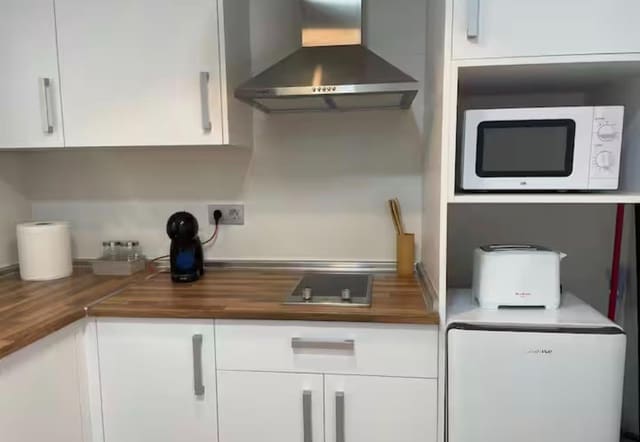 2 bedroom Flat for sale in Almería city - € 159,999 (Ref: 9488401)