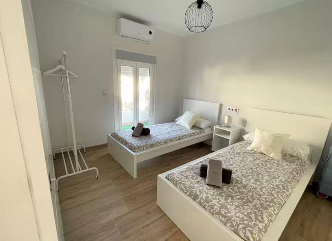 2 bedroom Flat for sale in Almeria city - € 159,999 (Ref: 9488401)