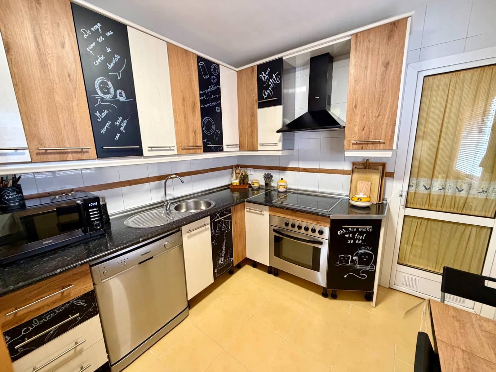 3 bedroom Flat for sale in Almeria city with pool - € 254,900 (Ref: 9499035)