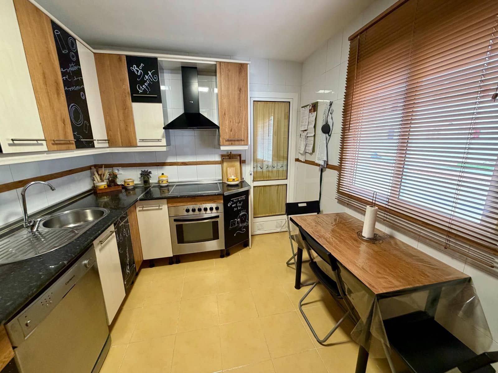 3 bedroom Flat for sale in Almeria city with pool - € 254,900 (Ref: 9499035)