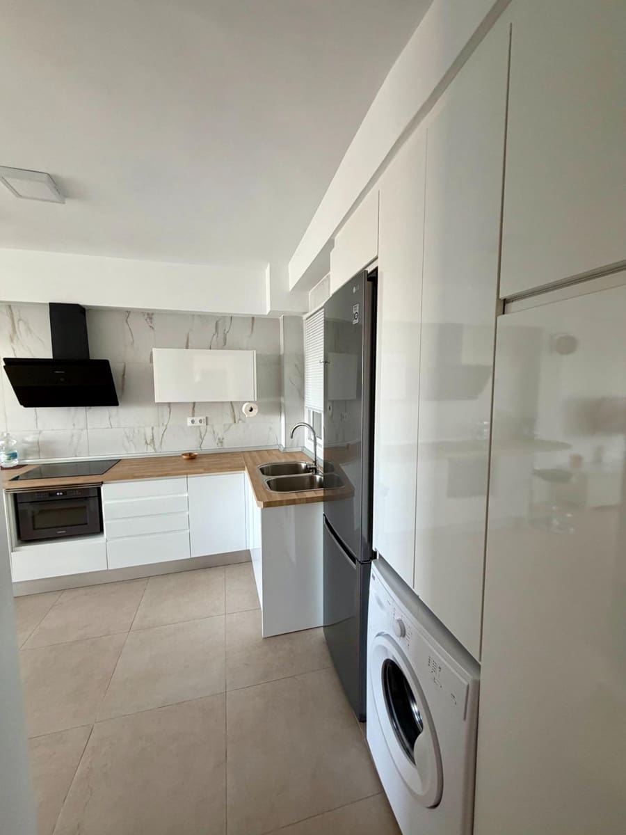 3 slaapkamer Flat te koop in Almeria stad - € 185.000 (Ref: 9513552)