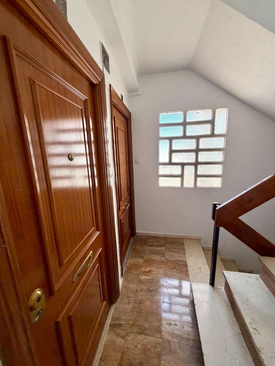 3 slaapkamer Flat te koop in Almeria stad - € 185.000 (Ref: 9513552)