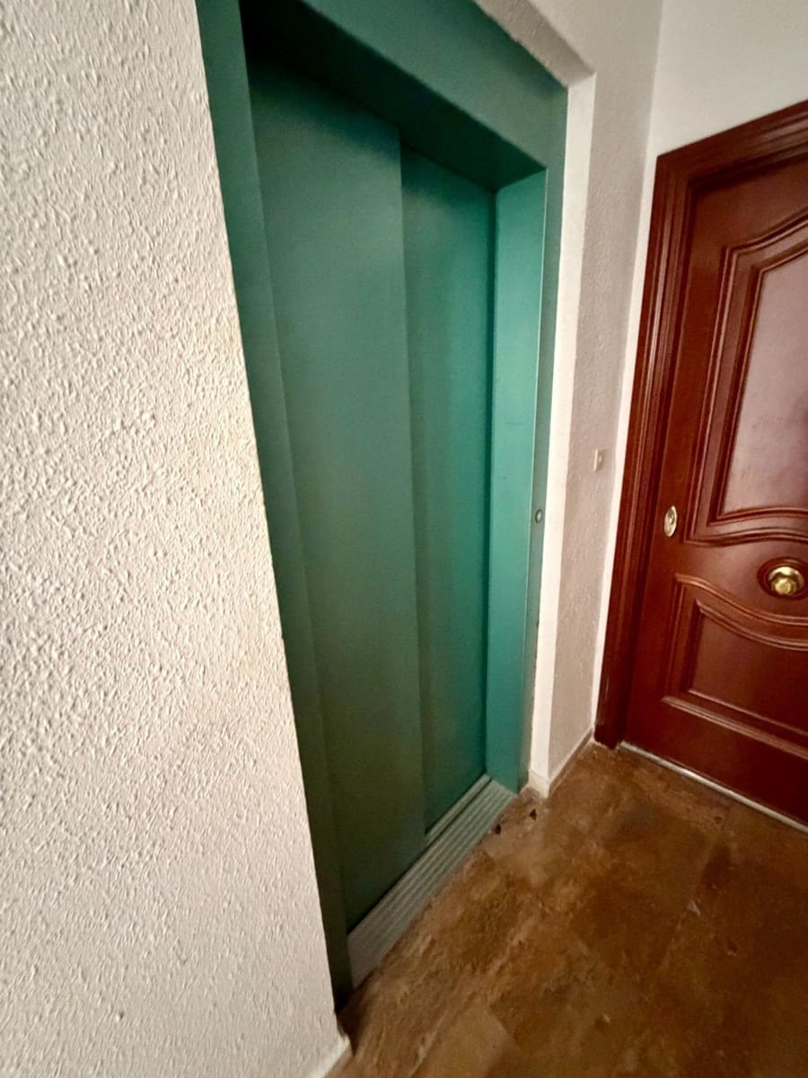 3 slaapkamer Flat te koop in Almeria stad - € 185.000 (Ref: 9513552)