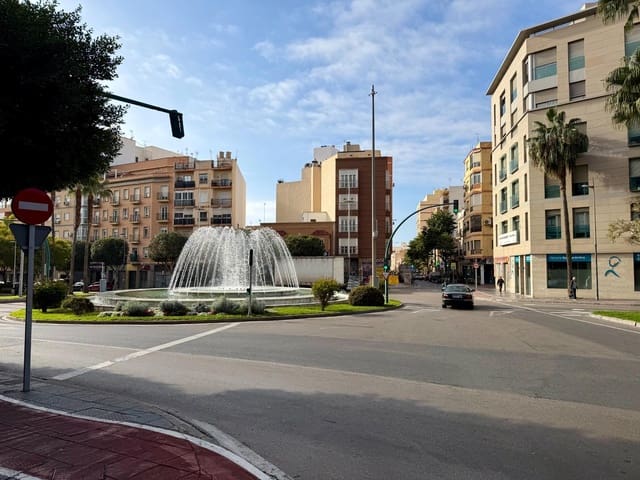 3 slaapkamer Flat te koop in Almería stad - € 185.000 (Ref: 9513552)