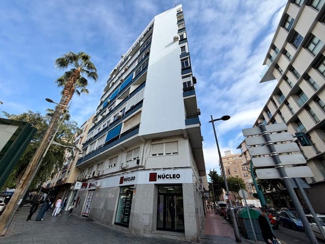 3 slaapkamer Flat te koop in Almería stad - € 185.000 (Ref: 9513552)