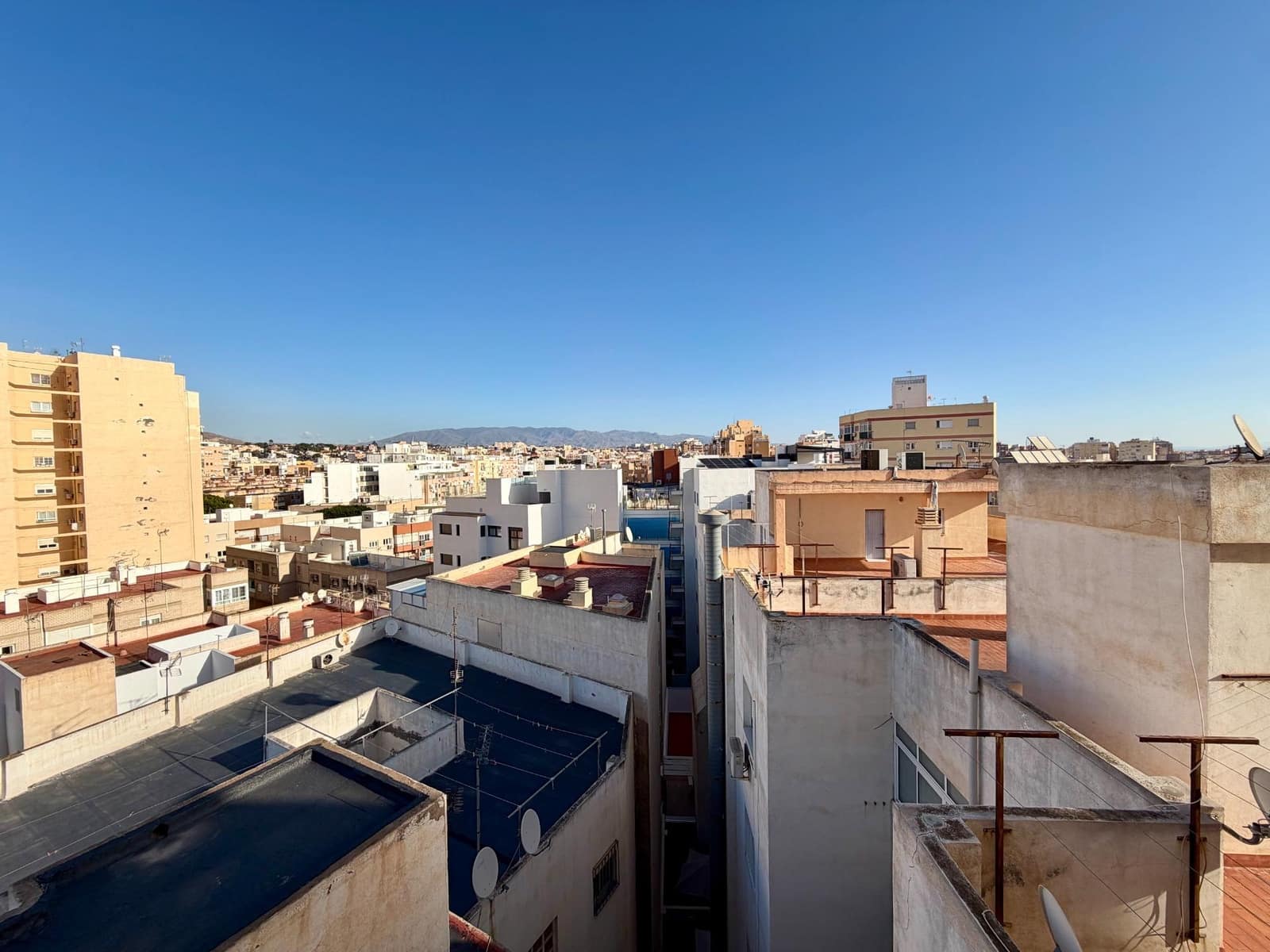 3 slaapkamer Flat te koop in Almeria stad - € 185.000 (Ref: 9513552)