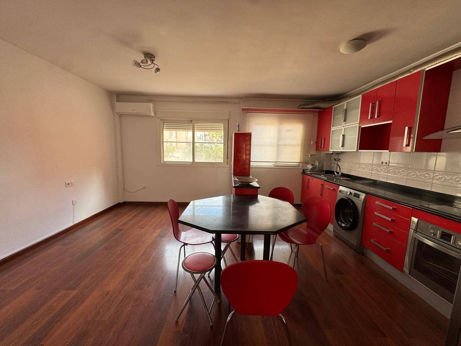 2 slaapkamer Appartement te koop in Almeria stad - € 200.000 (Ref: 9519138)