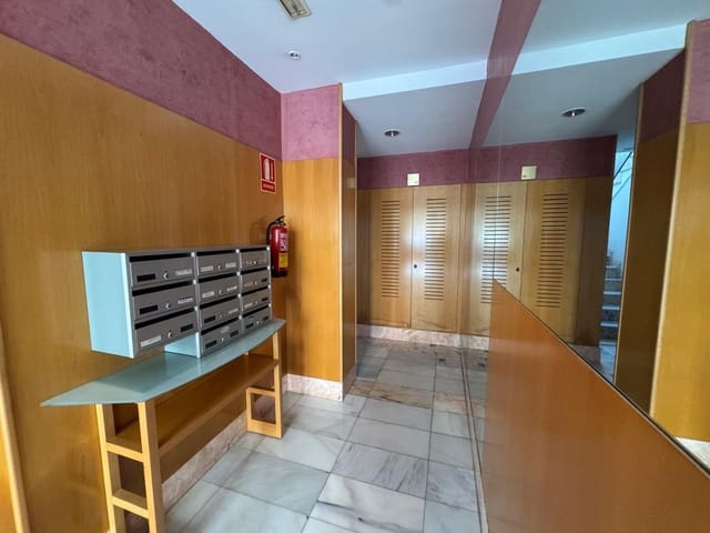 2 slaapkamer Appartement te koop in Almería stad - € 200.000 (Ref: 9519138)
