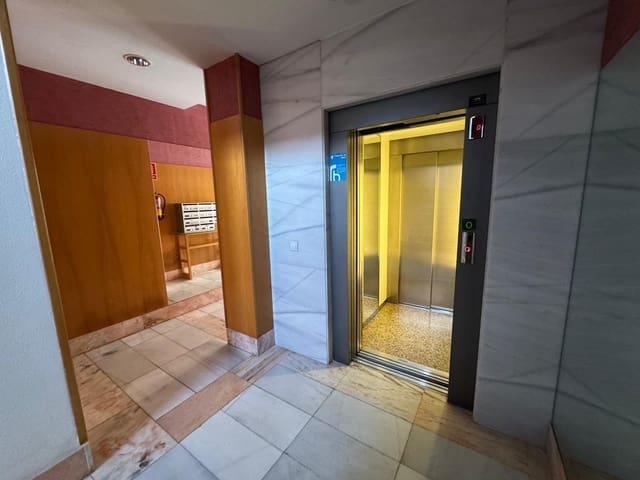 2 slaapkamer Appartement te koop in Almería stad - € 200.000 (Ref: 9519138)