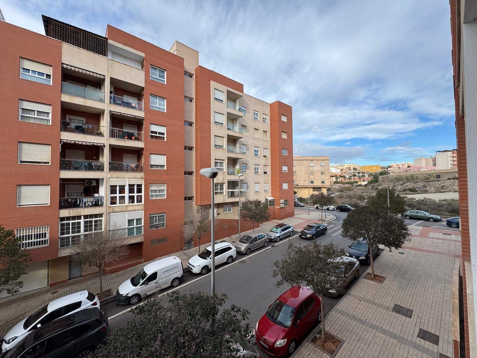 2 slaapkamer Appartement te koop in Almeria stad - € 200.000 (Ref: 9519138)