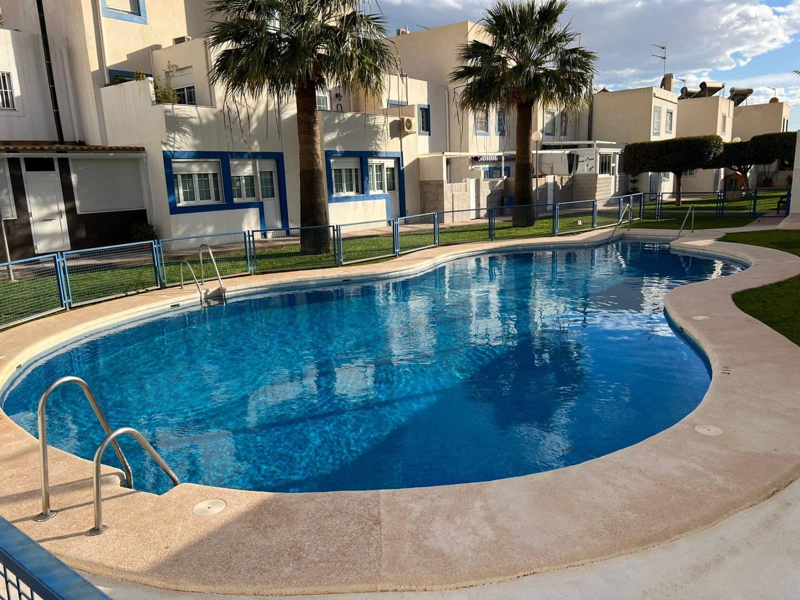 3 camera da letto Villetta a Schiera in vendita in Aguadulce (Almeria) con piscina - 270.000 € (Rif: 9533891)