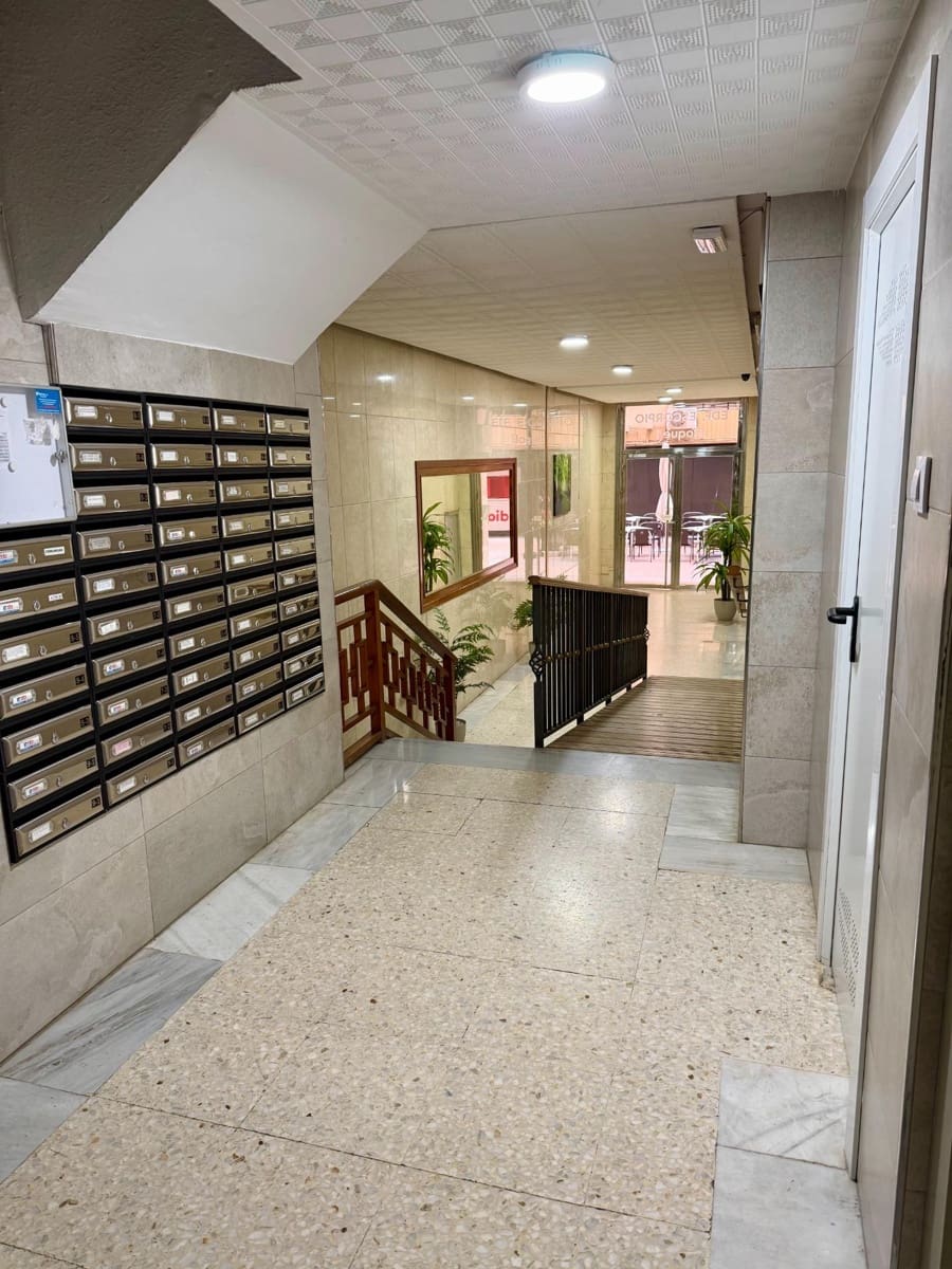 3 bedroom Flat for sale in Almeria city - € 219,000 (Ref: 9591507)