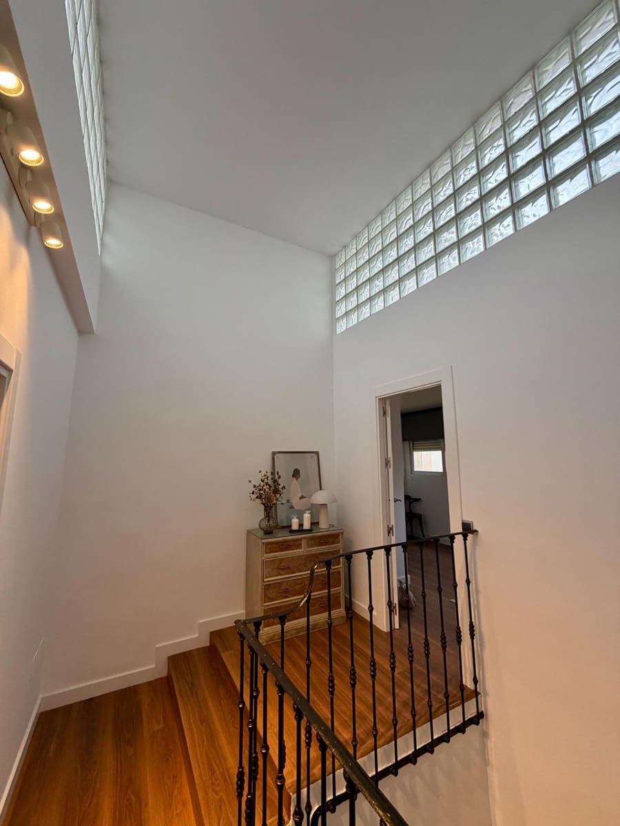 Adosado de 4 habitaciones en Almería ciudad en venta - 375.000 € (Ref: 9601251)