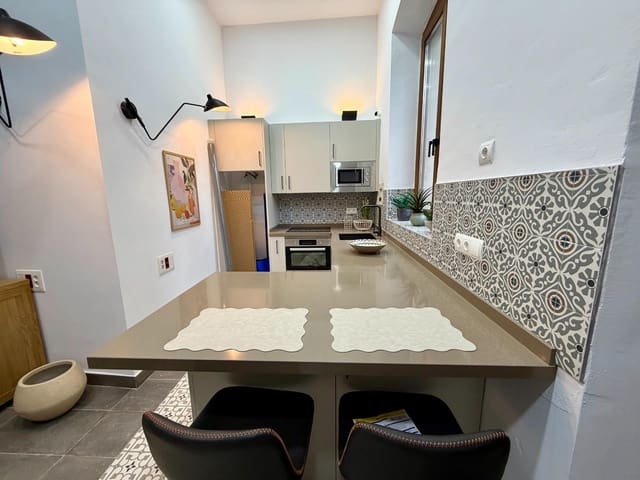 Adosado de 4 habitaciones en Centro, Almería ciudad en venta - 375.000 € (Ref: 9601251)