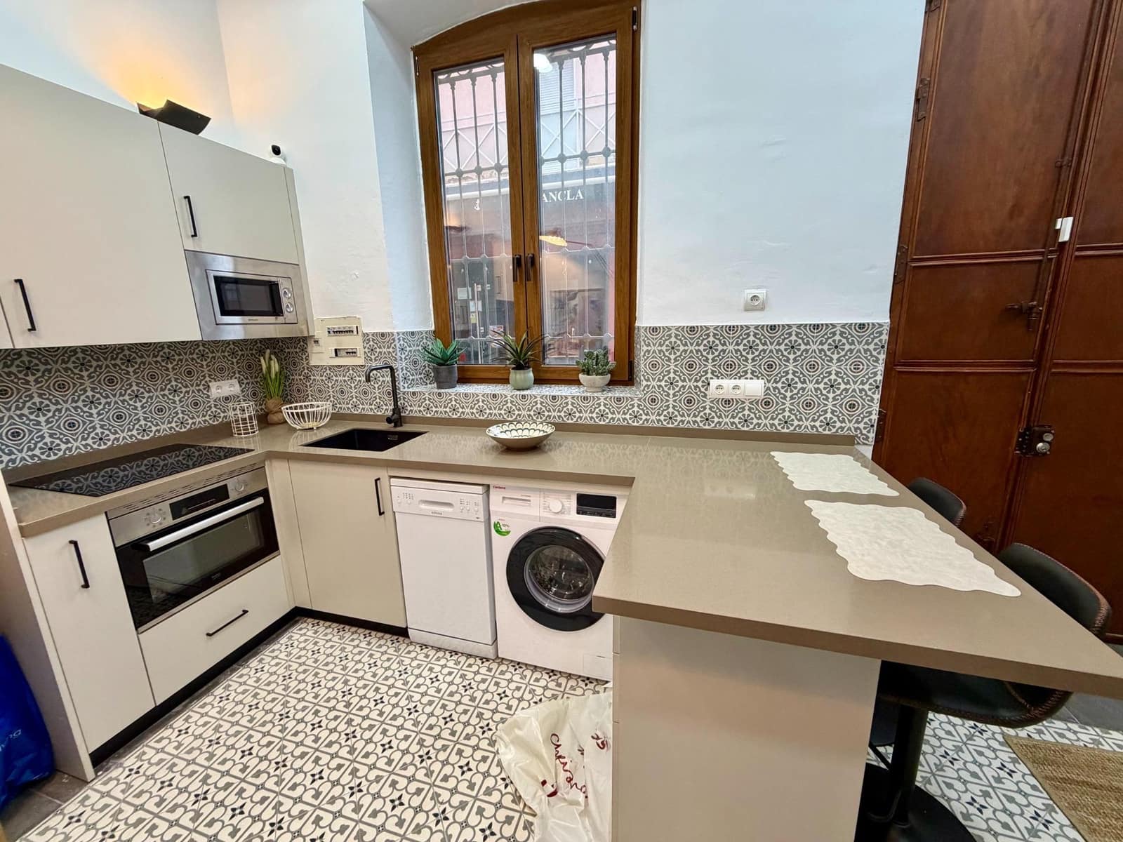 Adosado de 4 habitaciones en Almería ciudad en venta - 375.000 € (Ref: 9601251)