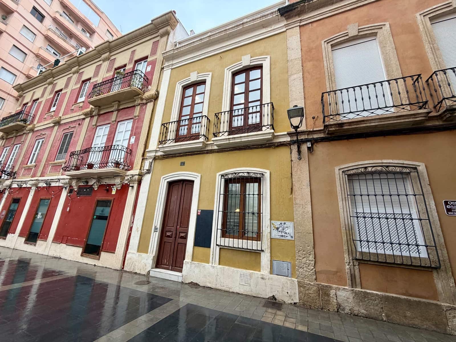 Adosado de 4 habitaciones en Almería ciudad en venta - 375.000 € (Ref: 9601251)