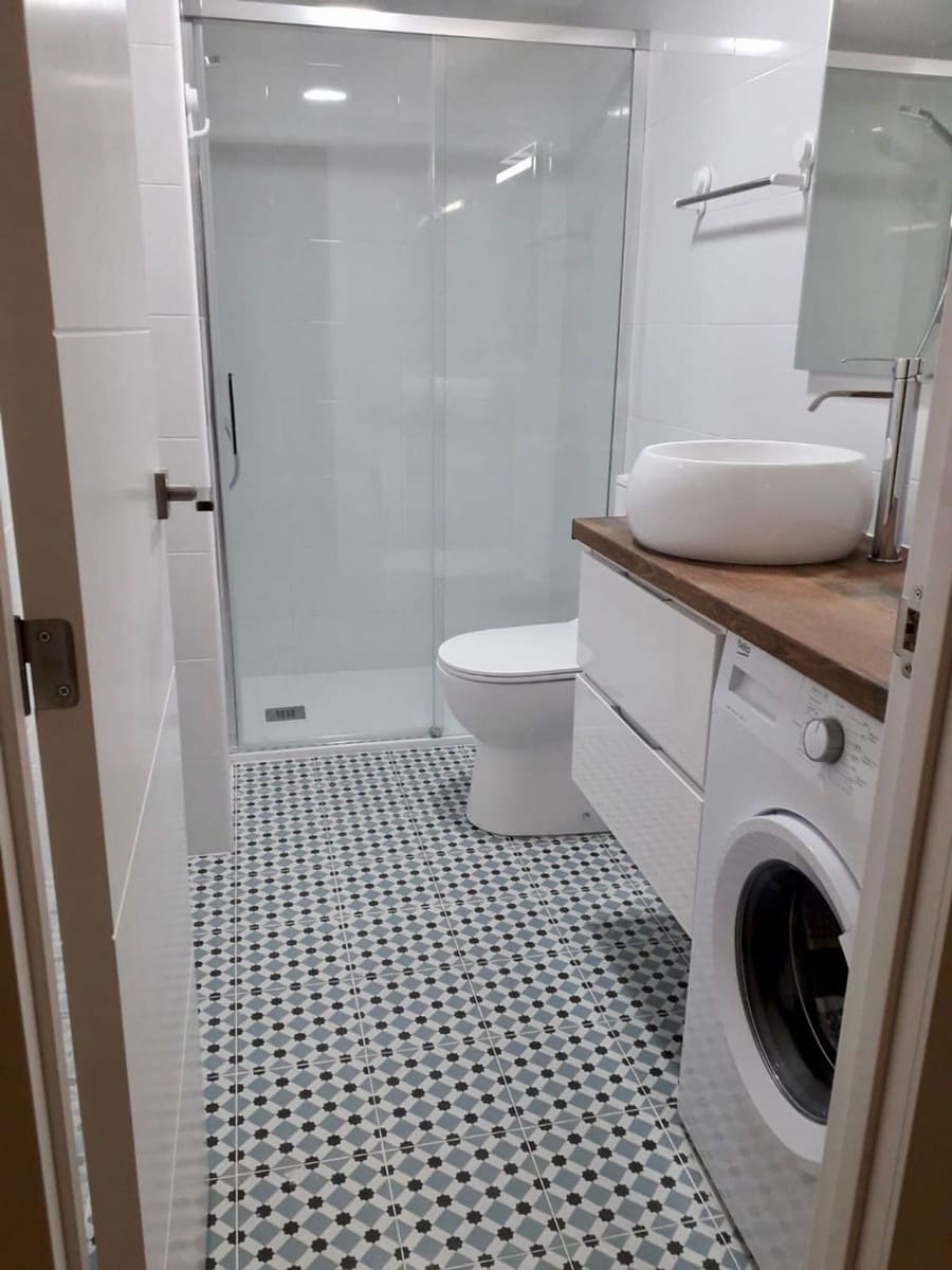 Lejlighed til leje i Almeria by - € 500 (Ref: 9621826)