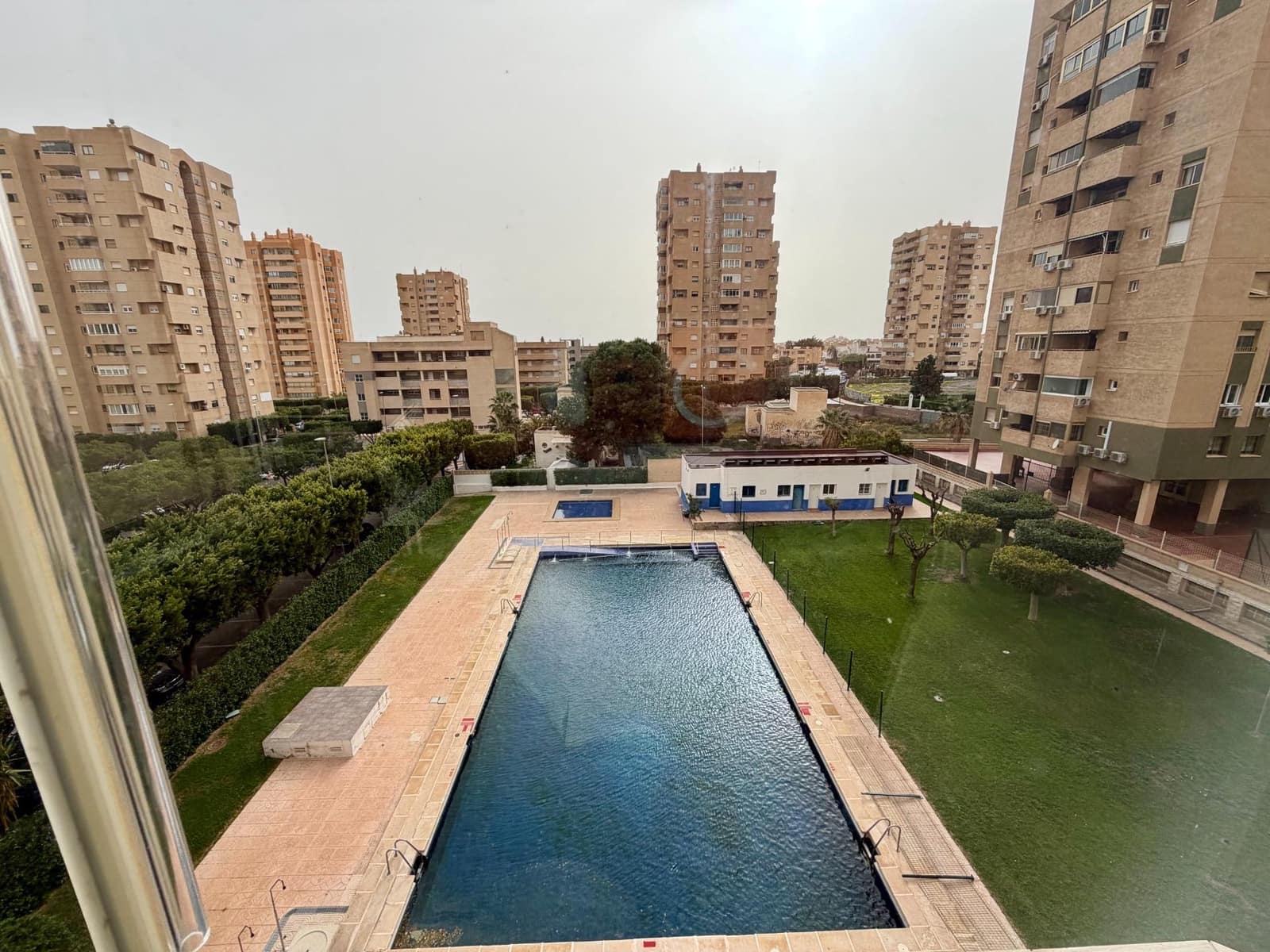 Piso de 3 habitaciones en Aguadulce (Almeria) en venta con piscina - 350.000 € (Ref: 9656254)