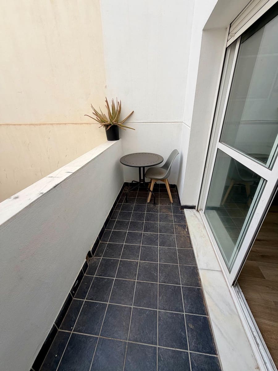 2 sovrum Lägenhet till salu i Almeria stad - 214 999 € (Ref: 9656255)