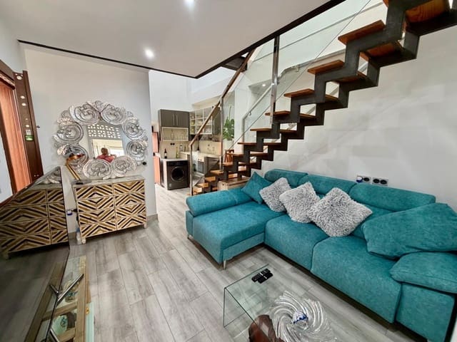 3 soverom Penthouse til salgs i Centro, Almería by - € 285 900 (Ref: 9770774)