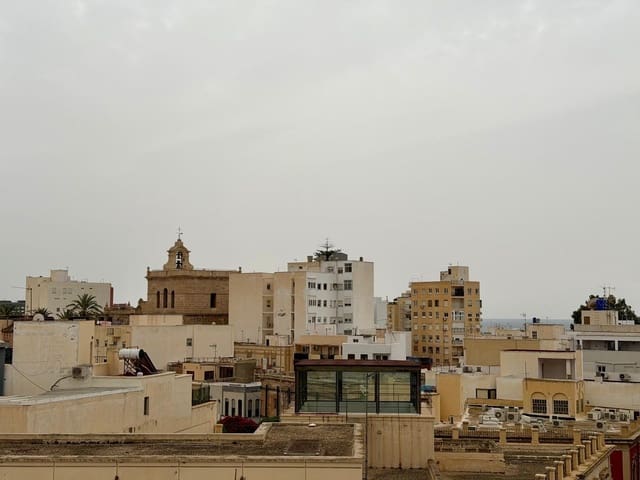 3 soverom Penthouse til salgs i Centro, Almería by - € 285 900 (Ref: 9770774)