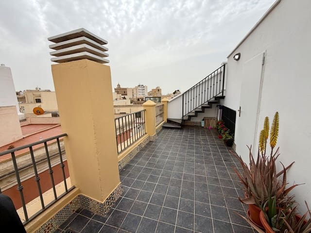 3 soverom Penthouse til salgs i Centro, Almería by - € 285 900 (Ref: 9770774)