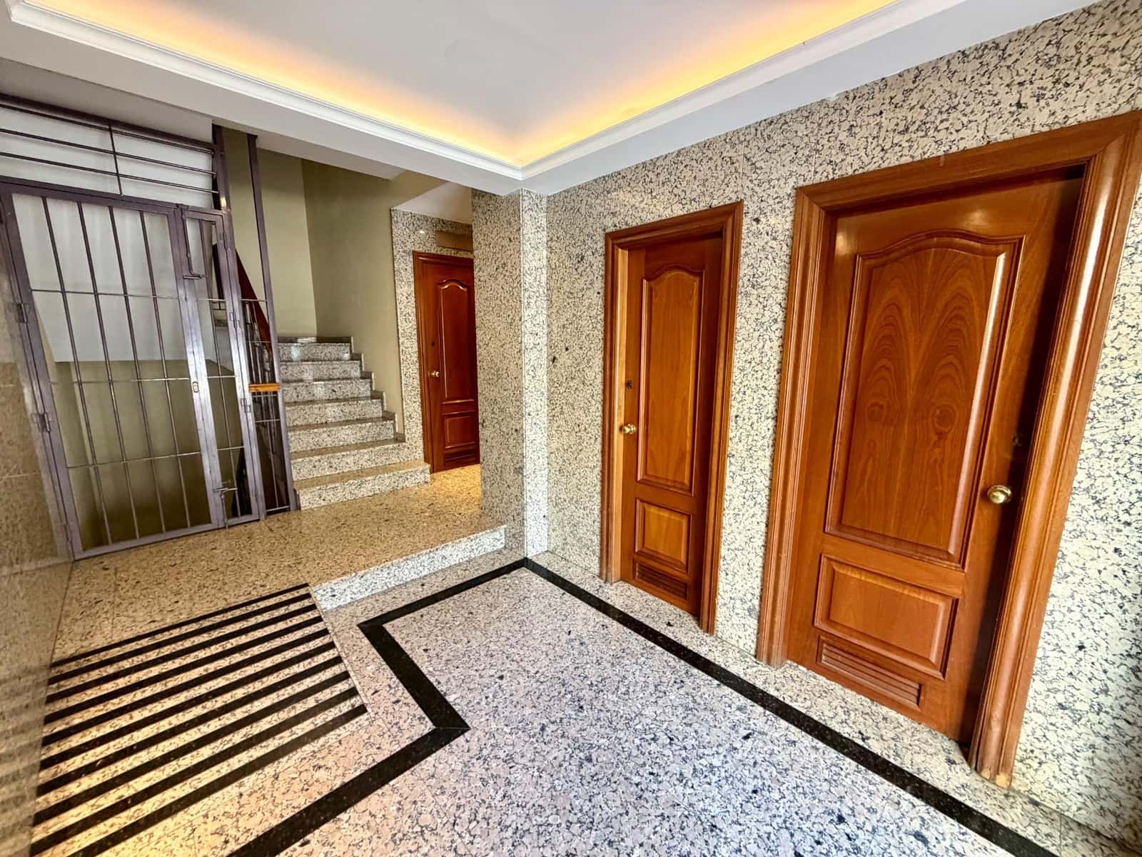 3 soveværelse Lejlighed til salg i Almeria by - € 294.000 (Ref: 9865360)