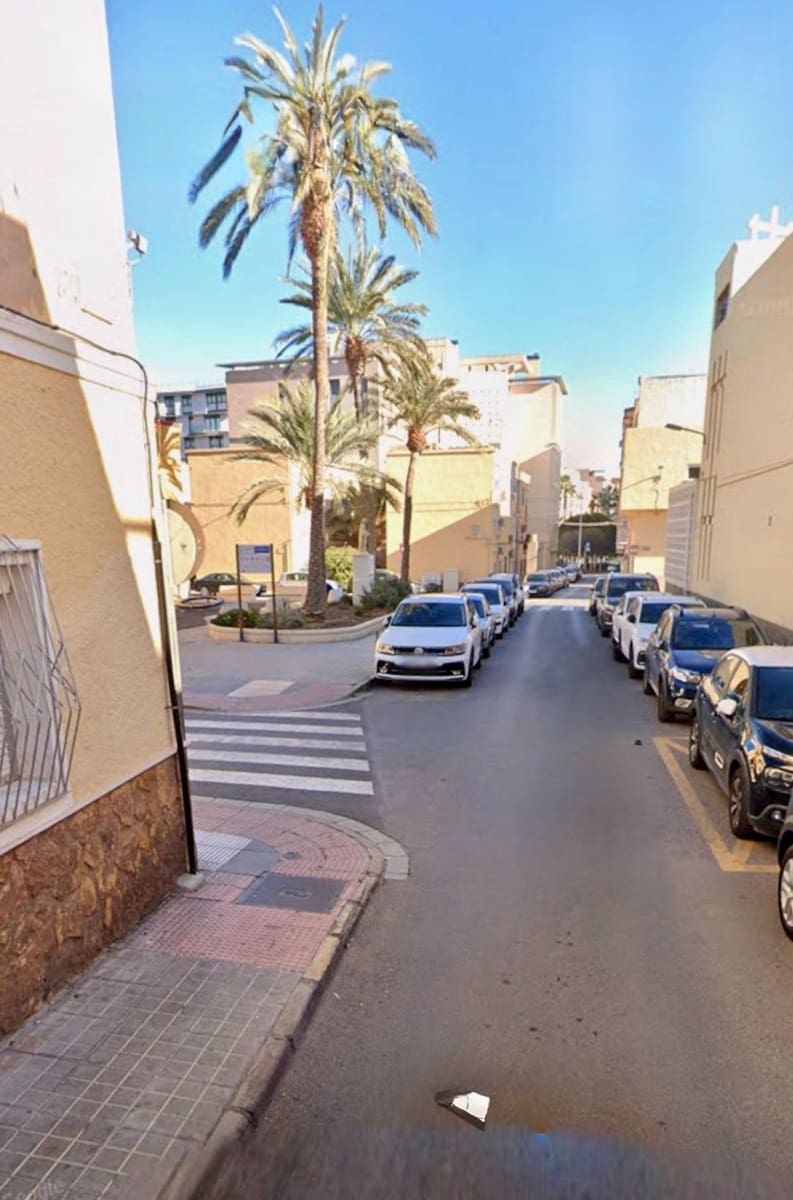 3 makuuhuone Huoneisto myytävänä paikassa Almeria kaupunki - 320 000 € (Ref: 9876582)