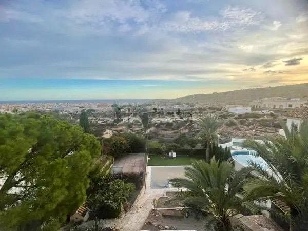 5 soveværelse Villa til salg i Almeria by med swimmingpool - € 890.000 (Ref: 9878997)