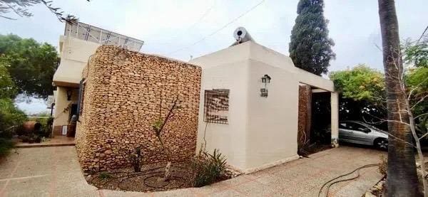 5 soveværelse Villa til salg i Almeria by med swimmingpool - € 890.000 (Ref: 9878997)
