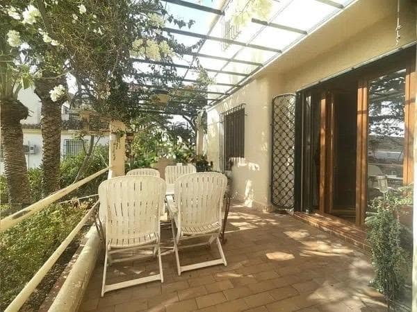 5 soveværelse Villa til salg i Almeria by med swimmingpool - € 890.000 (Ref: 9878997)