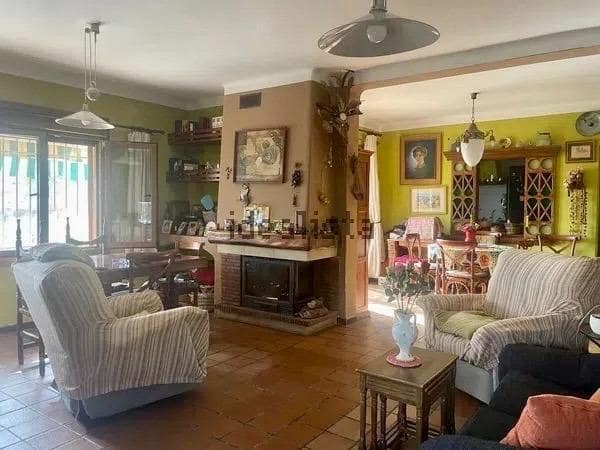 5 soveværelse Villa til salg i Almeria by med swimmingpool - € 890.000 (Ref: 9878997)