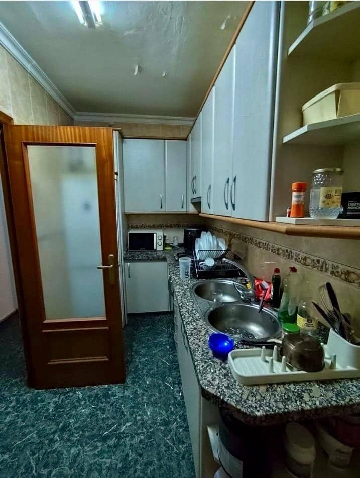 3 bedroom Flat for sale in Almeria city - € 99,000 (Ref: 9882046)