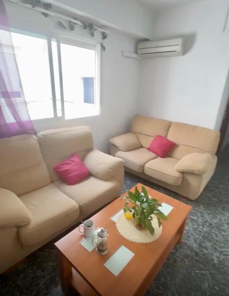 3 bedroom Flat for sale in Almeria city - € 99,000 (Ref: 9882046)