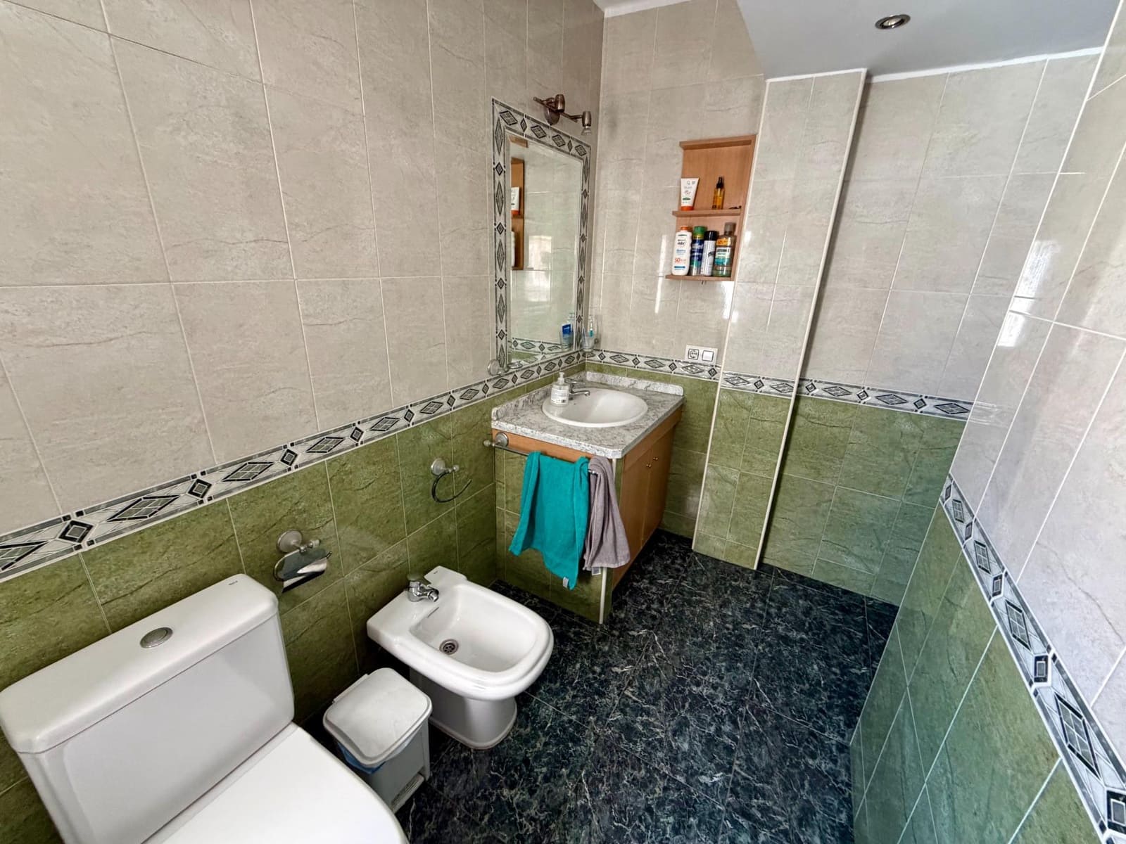 3 bedroom Flat for sale in Almeria city - € 99,000 (Ref: 9882046)