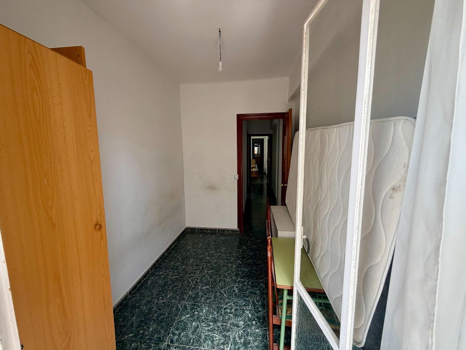 3 bedroom Flat for sale in Almeria city - € 99,000 (Ref: 9882046)