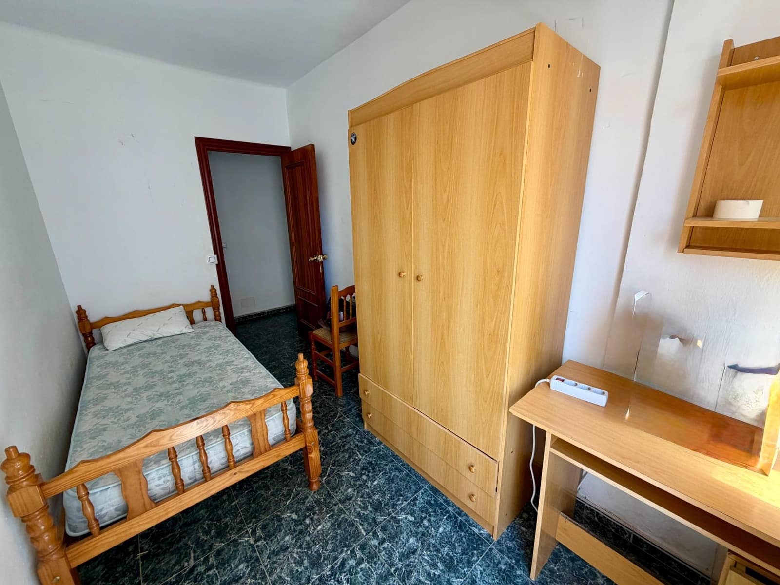 3 bedroom Flat for sale in Almeria city - € 99,000 (Ref: 9882046)