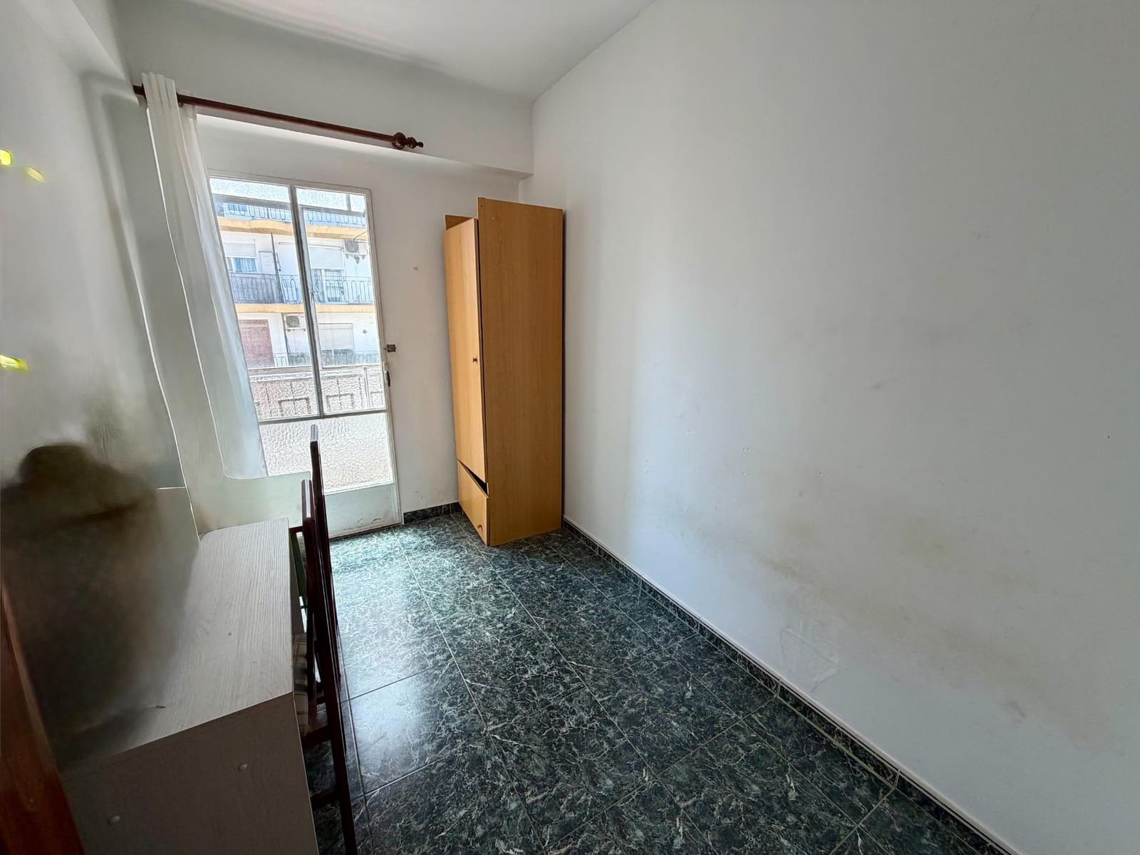 3 bedroom Flat for sale in Almeria city - € 99,000 (Ref: 9882046)