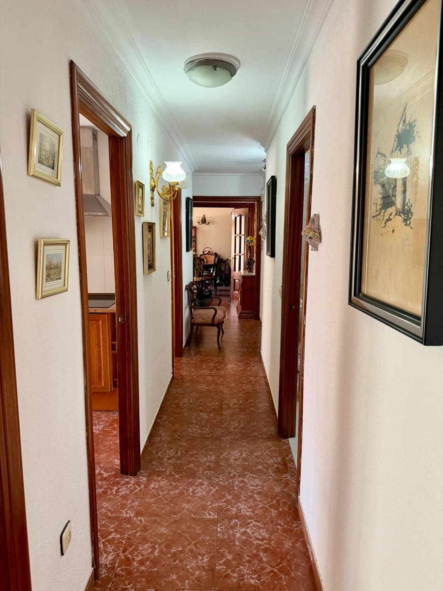 4 slaapkamer Flat te koop in Almeria stad - € 225.000 (Ref: 9894055)