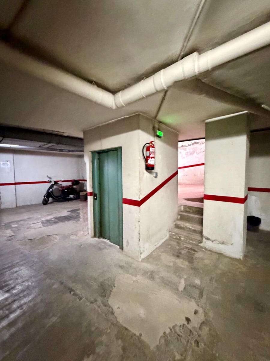 4 slaapkamer Flat te koop in Almeria stad - € 225.000 (Ref: 9894055)