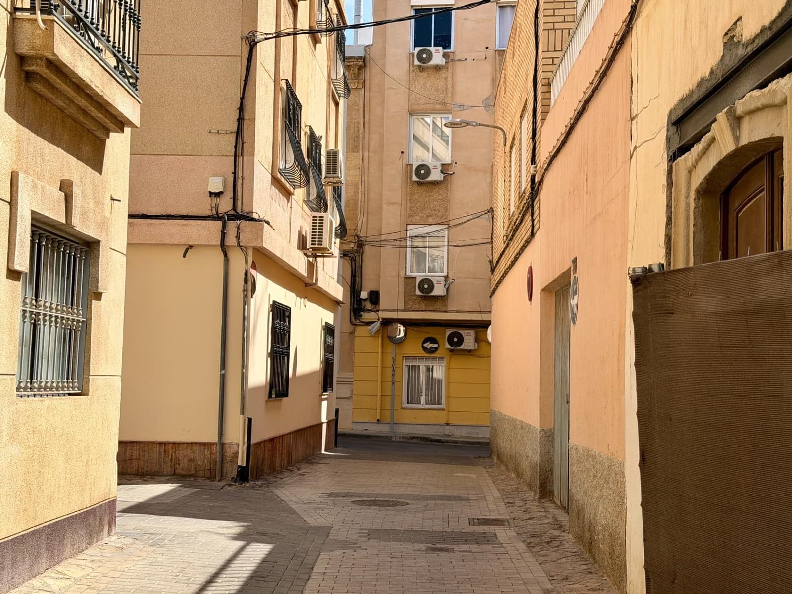 4 slaapkamer Flat te koop in Almeria stad - € 225.000 (Ref: 9894055)